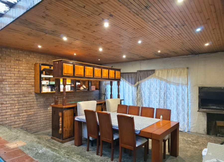 To Let 3 Bedroom Property for Rent in Uitzicht Western Cape